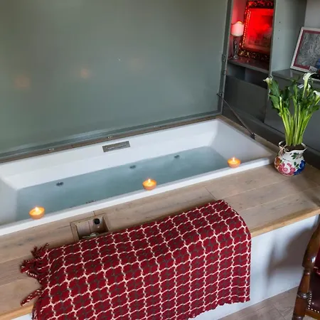 Secret Garden Apartment
